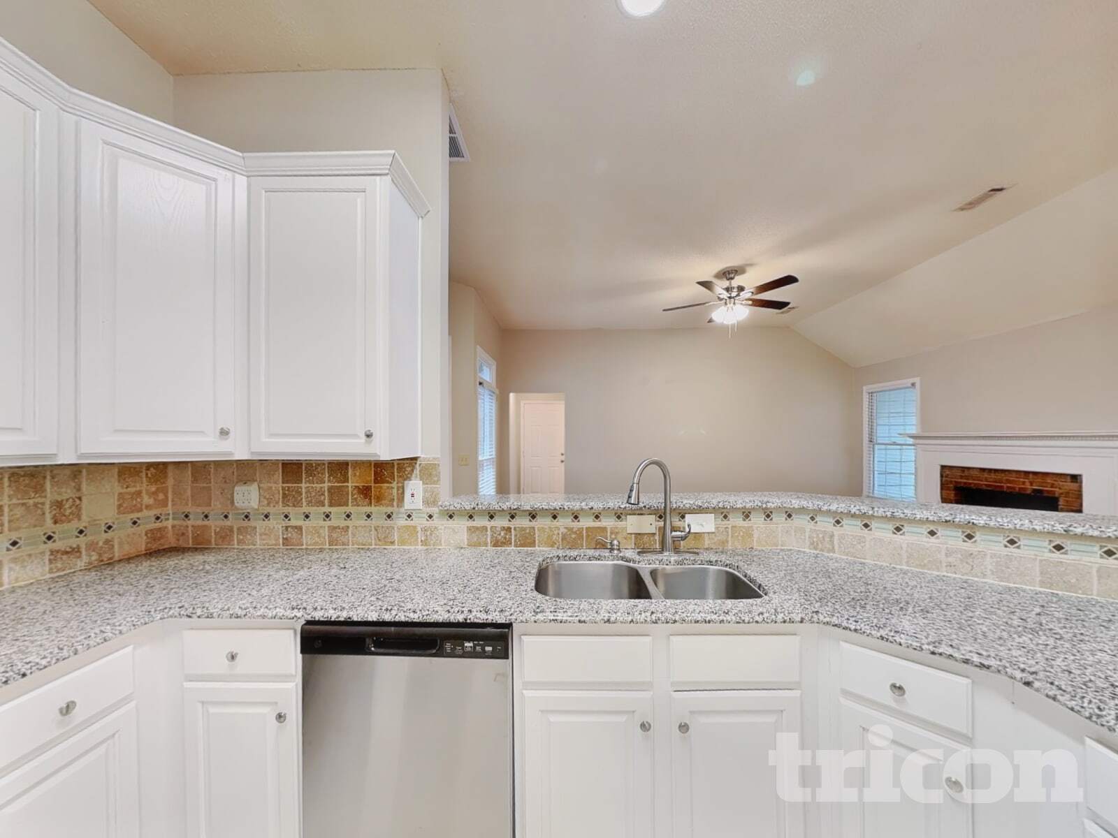 Building Photo - 190 Longwood Dr