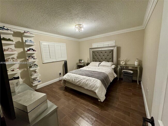 Building Photo - 15101 Garvock Pl