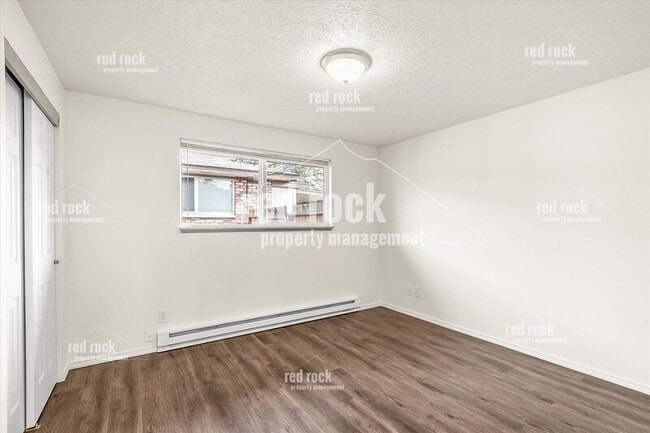 Building Photo - 1336 W Garland Ave
