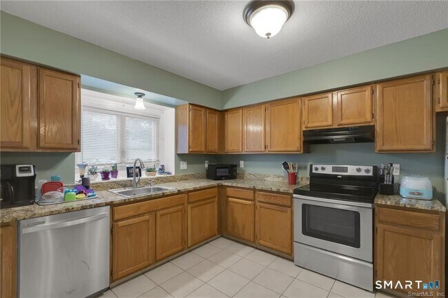 Building Photo - 410 Sandstone Dr
