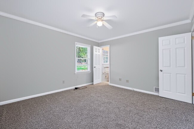 Building Photo - 1380 Ivywood Dr