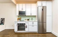 Building Photo - 212 W 91st St