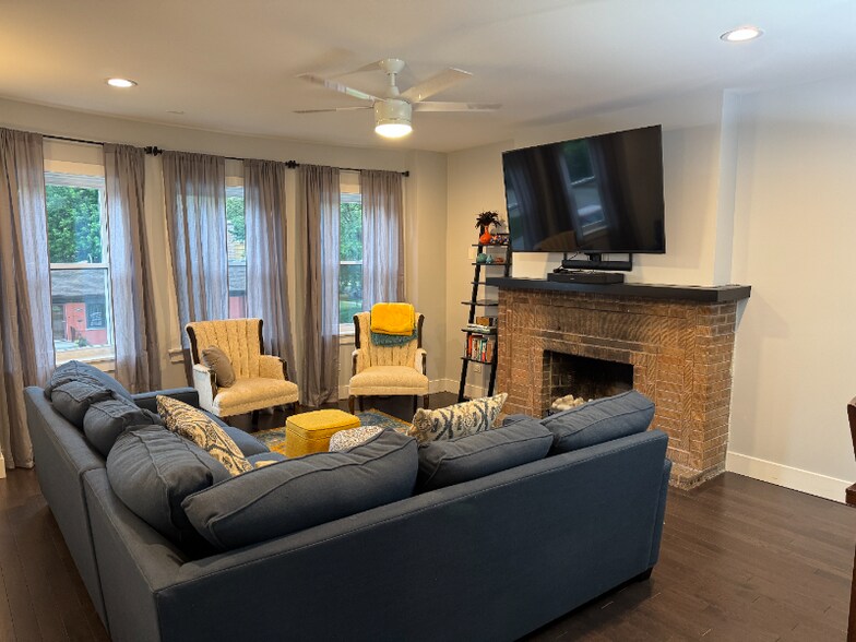 Building Photo - 3526 Lake St