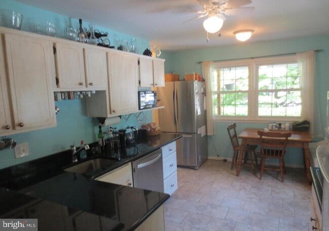 Building Photo - 3214 Fair Woods Pkwy