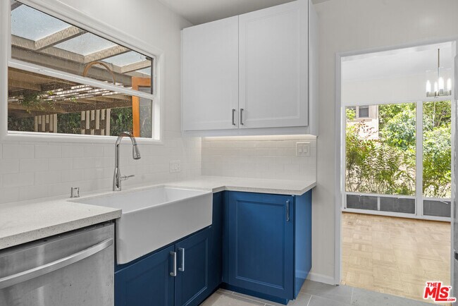 Building Photo - 11623 Canton Pl