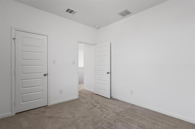 Building Photo - 338 Langhorne Bnd