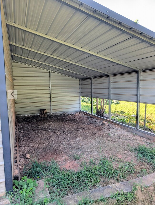 Building Photo - 418 Bishops Branch Rd