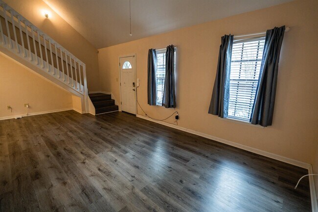 Building Photo - 729 Gold Nugget Trail