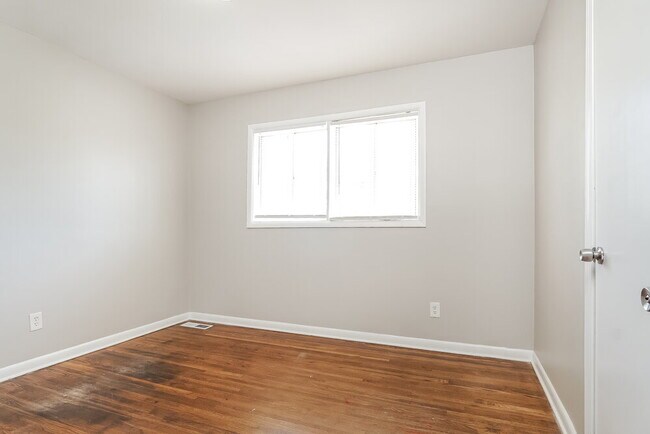 Building Photo - 224 Tanglewood Cir NE