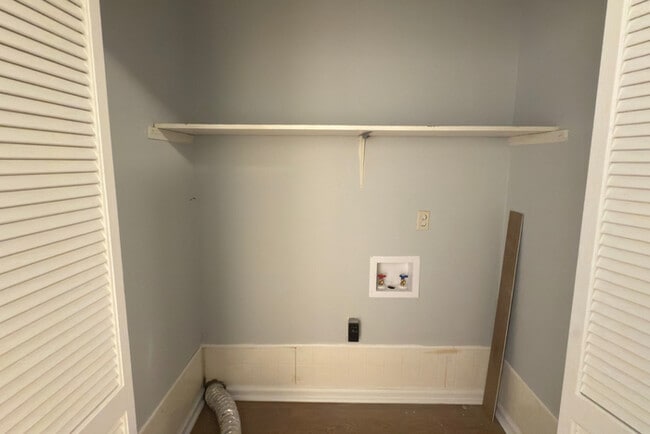 Building Photo - 1496 Springwood Dr SE