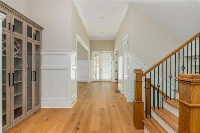 Building Photo - 1169 Dorby Park Dr NE