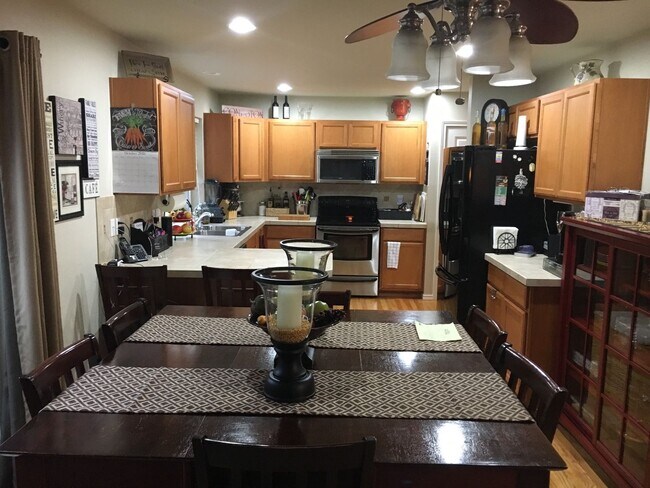 Building Photo - Crystal Heights Area of Puyallup-Fresh Pai...