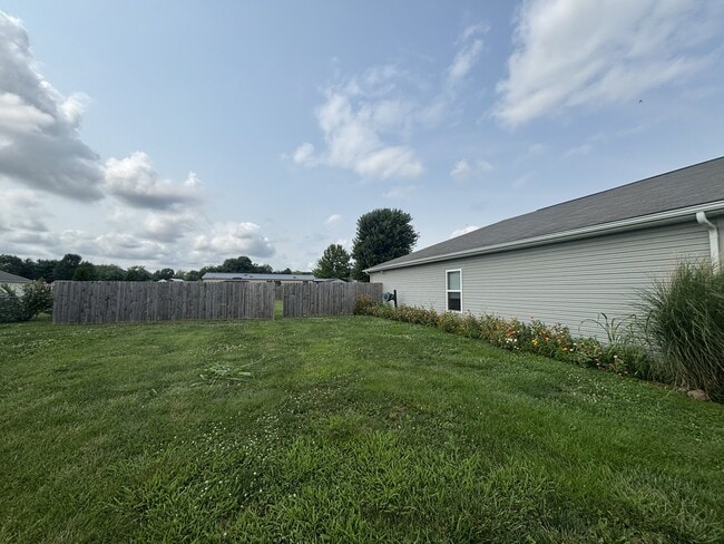 Building Photo - 55 Feather Cir