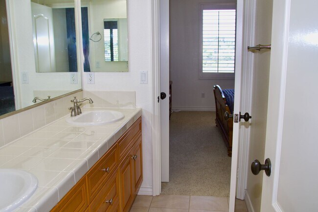 Building Photo - Carlsbad Arroyo Retreat