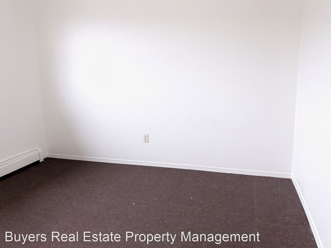 Building Photo - 1300 Balfour Dr