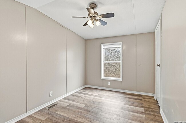Building Photo - 636 Balsa
