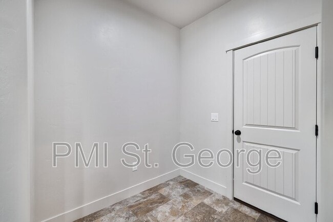 Building Photo - 3731 E Shooting Star Ln