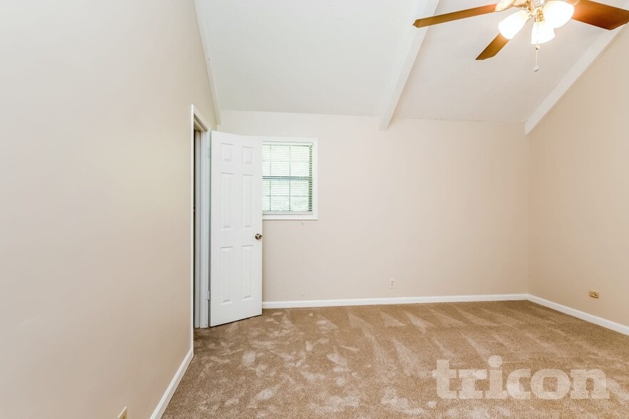 Building Photo - 5237 Westhill Dr NW