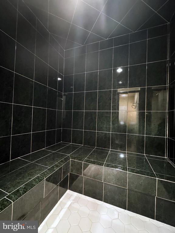 Building Photo - 5211 Rosalie Ridge Dr