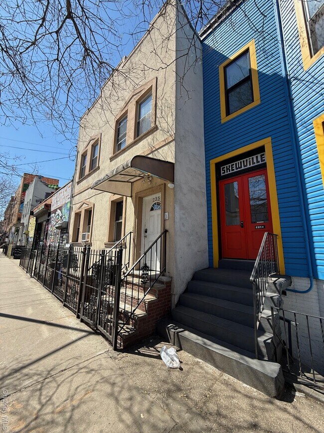 Building Photo - 235 Starr St