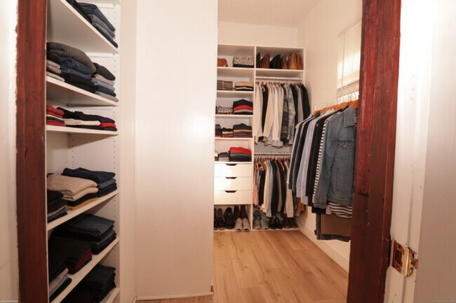 Building Photo - 117 Lamberton St