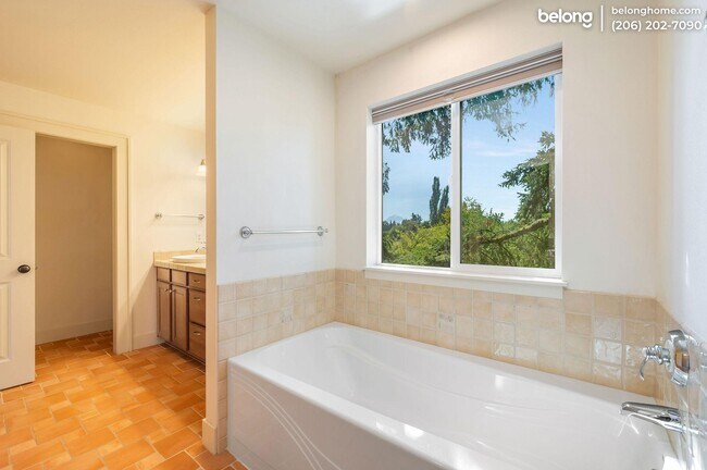 Building Photo - 11411 SE 259th St