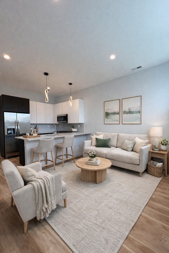 Building Photo - 6513 S Langley Ave