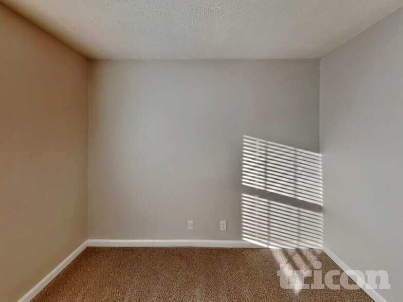 Building Photo - 1535 Ballater Dr