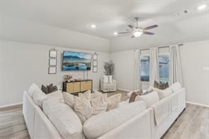 Building Photo - 23536 Kenworth Dr