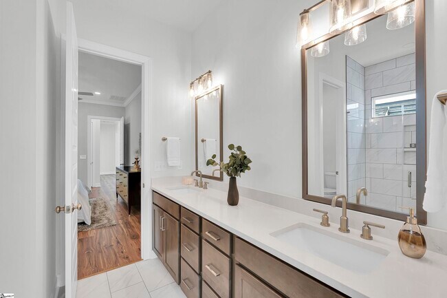 Building Photo - 505 Lumpkin St