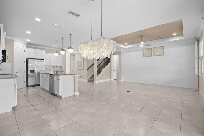 Building Photo - 2880 E Lake Pointe Dr