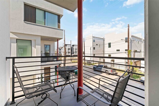 Building Photo - 3410 Baer St