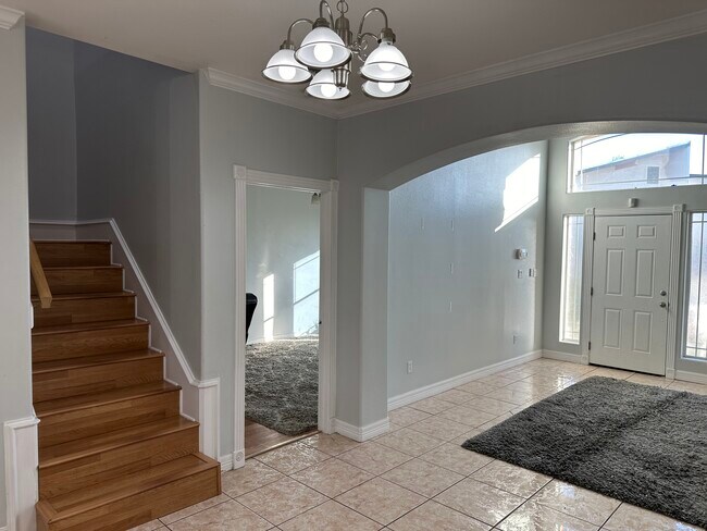 Living room - 428 Quail Ave