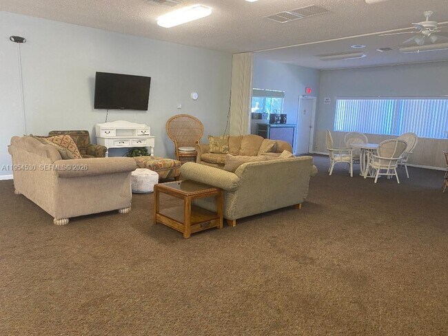 Building Photo - 100 Waterway Dr S