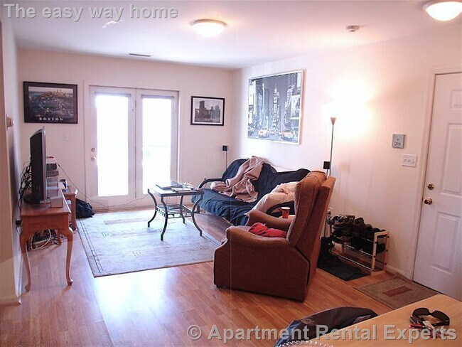 Building Photo - 11 Kent Ct