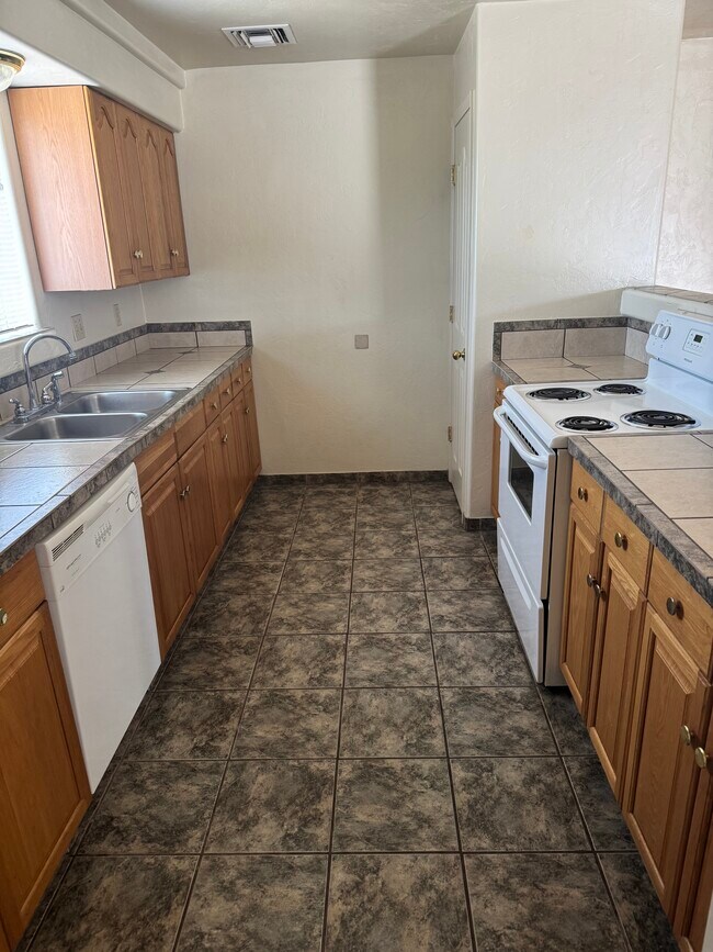 Building Photo - 150 N Phoenix Ave