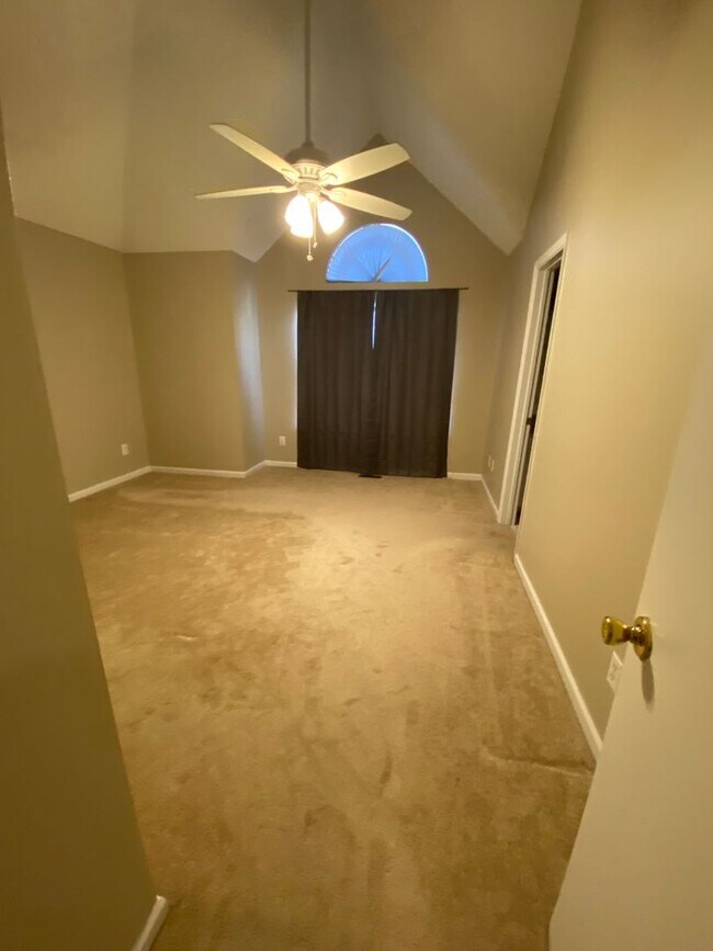 Building Photo - 343 Chesapeake Square Unit 4 (Wimbledon Chase) Chesapeake 23320