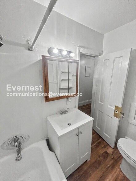 Building Photo - 3880 W 37th St