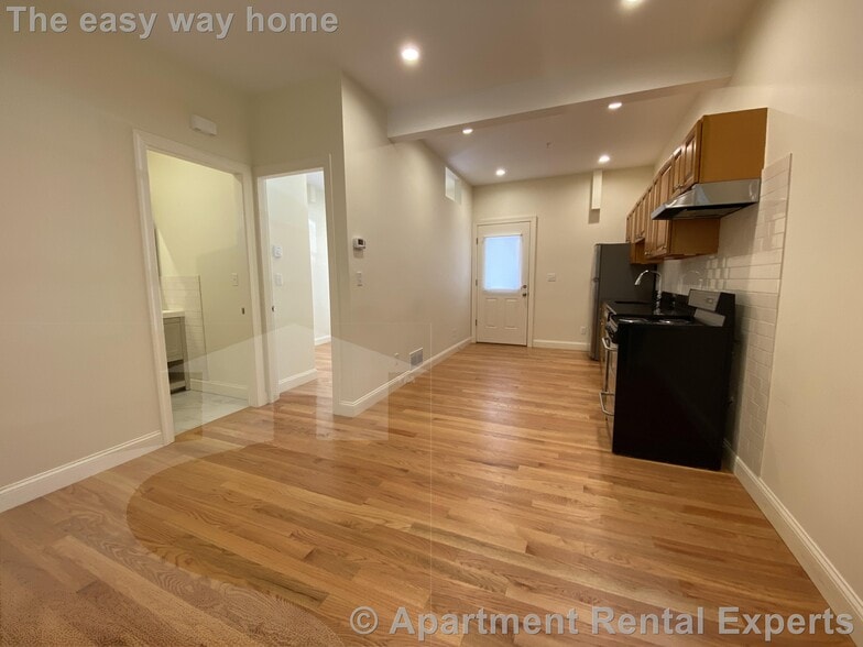 Building Photo - 379 Harvard St