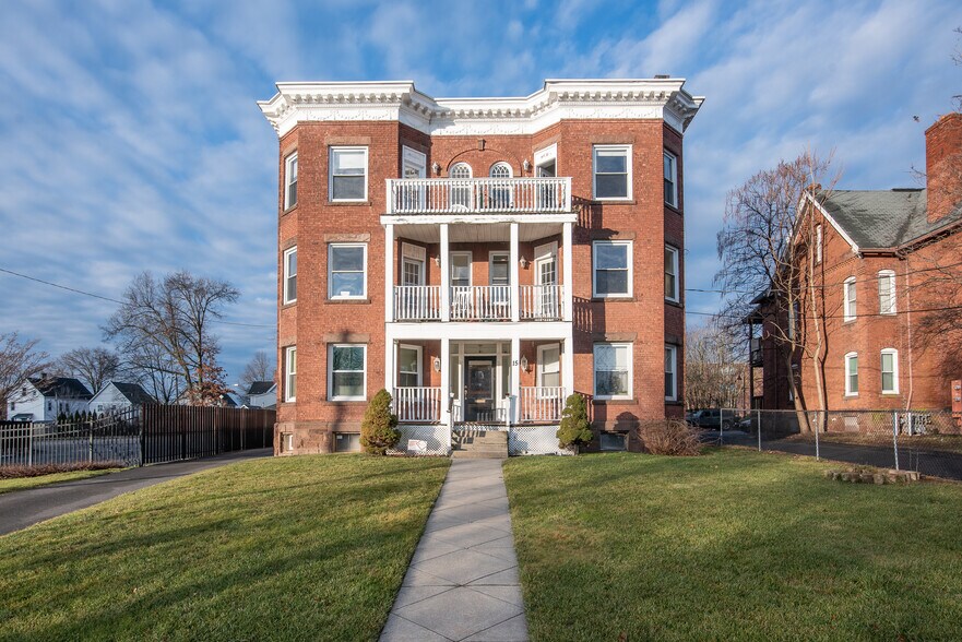 Building Photo - 15 Imlay St