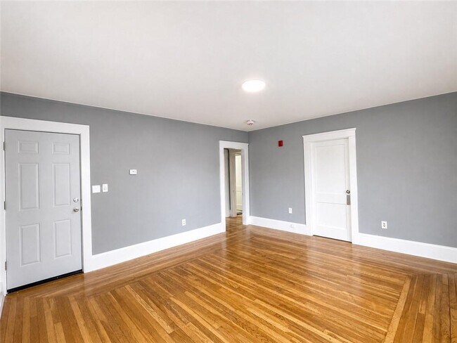 Building Photo - 1003 Atwells Ave
