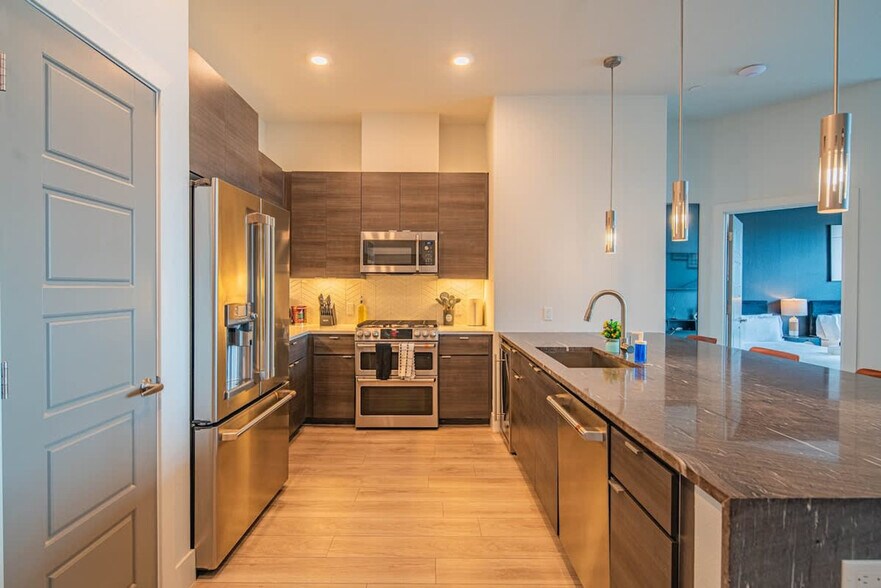 Building Photo - 15501 N Dial Blvd