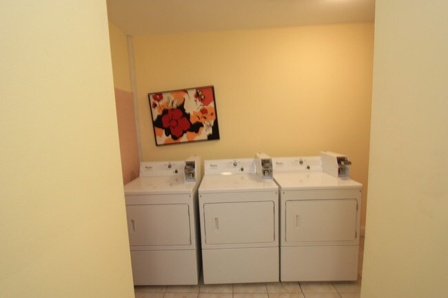 Building Photo - 32 W Market St