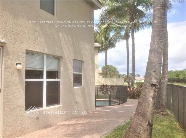 Building Photo - 5000 Northern Lights Dr