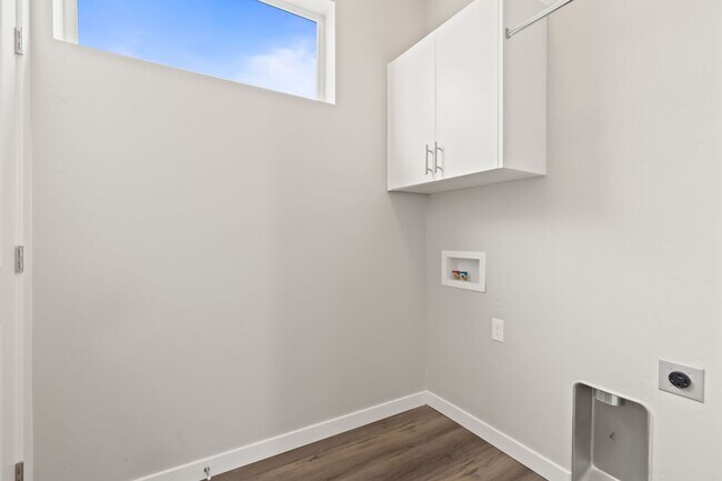 Building Photo - Ideal 4bd/2.5ba Blackrock Home - Great commute location!