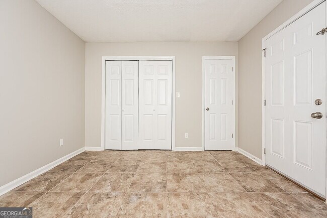 Building Photo - 2725 Woodward Rd