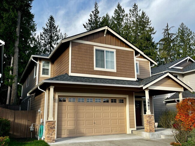 Building Photo - Large 4bed/3bath Home