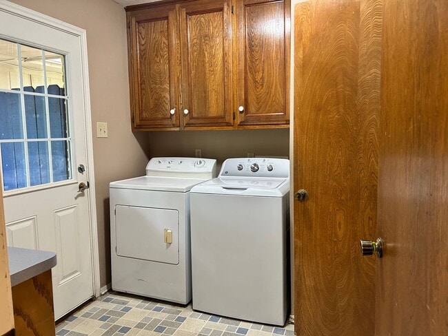 Building Photo - 2707 Teakwood Ct