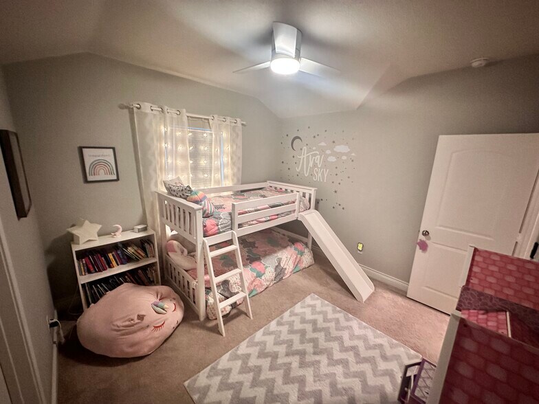 Building Photo - 27348 Caroline Way