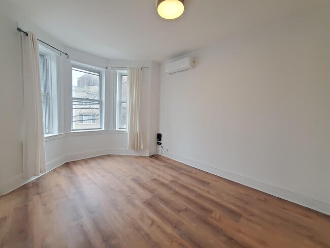 Building Photo - 119 64th St